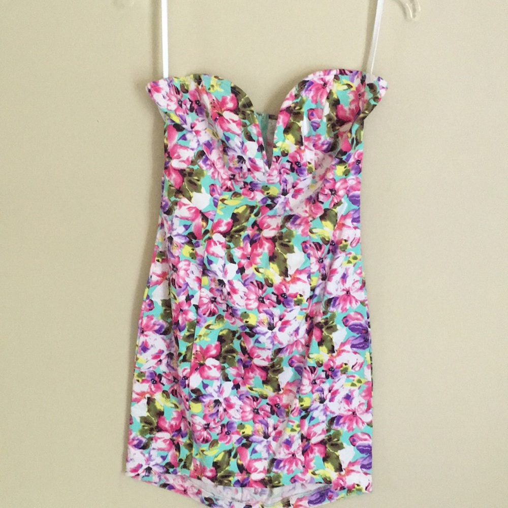 Floral strapless dress